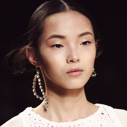 accessory-of-the-day-nina-ricci-pfw-details