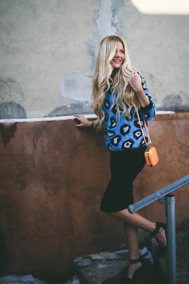 blue-animal-print-barefoot-blonde-by-amber-fillerup-clark~look-main-single