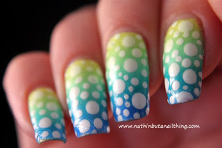 polka-dot-nail-art-2