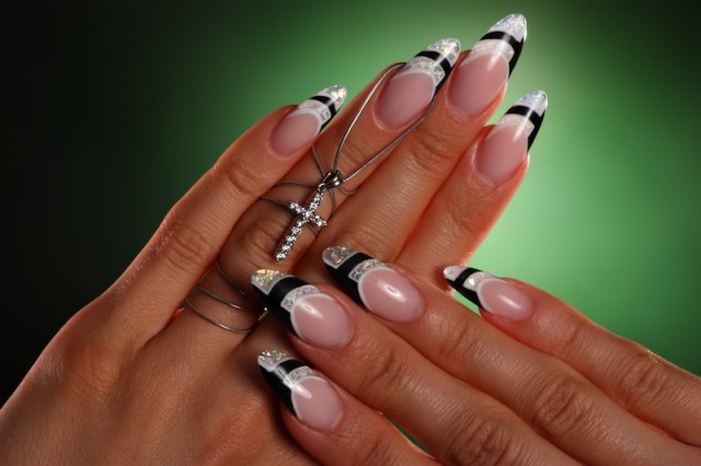 stiletto-nails-classy