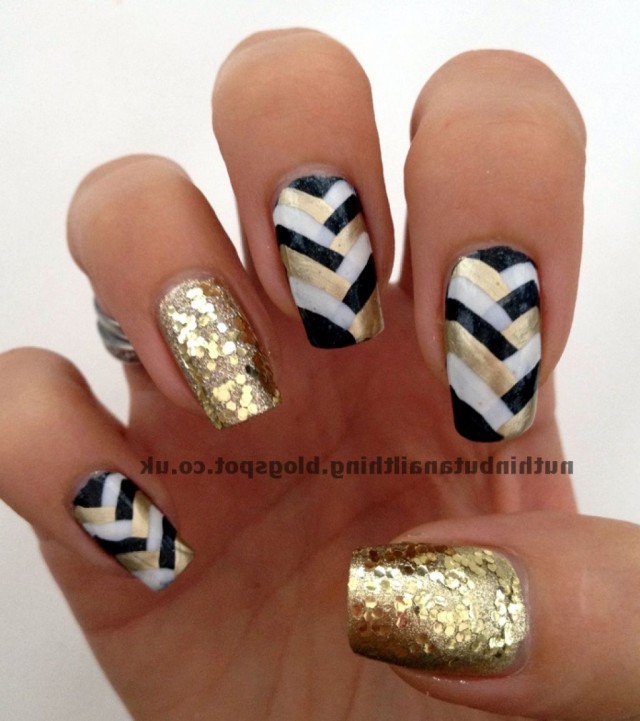 white-gold-black-nails-54389804b4d5d