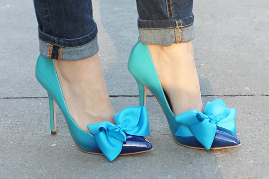 shoes with bows on