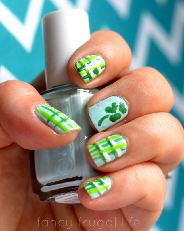 Plaid-St.-Patricks-Day-Nails