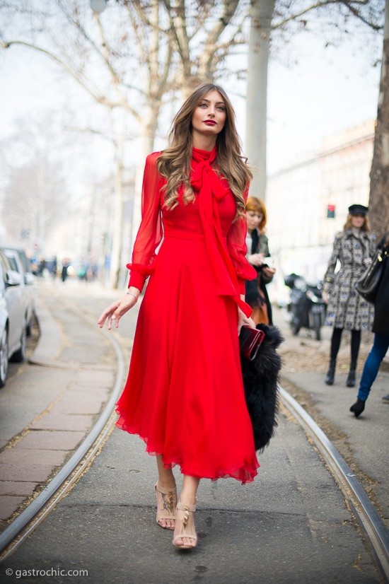 inspiraciones-en-blanco-y-rojo-invitadas-y-novias-atentas-e~look-main-single