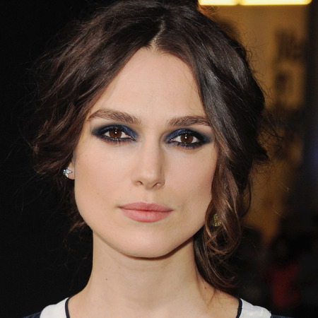keira-knightley-blue-eye-makeup-jack-ryan-shadow-recruit-premiere-navy-blue-eye-shadow-and-smoky-eyes_1