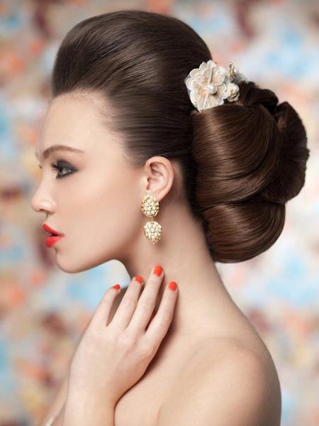 Voluminous-Updo-Wedding-hairstyle