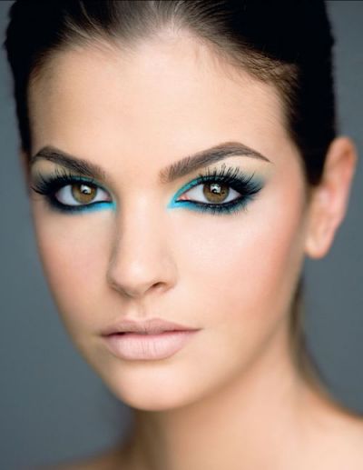 blue party makeup