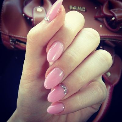 pink-nails-for-winter-16