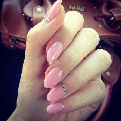 pink-nails-for-winter-16