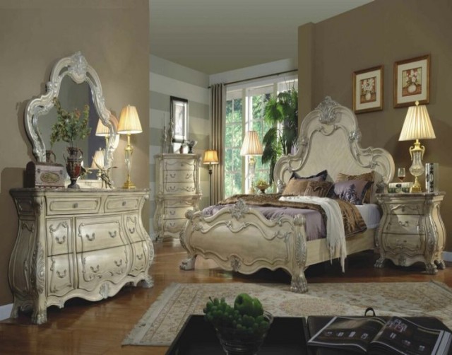 Silver-Bedroom-Furniture-Accessories