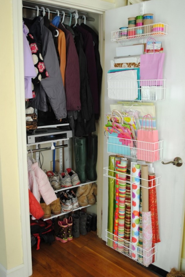 Small-Closet-Organization-664x992