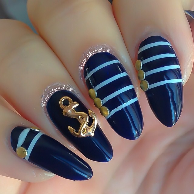 nautical-stiletto-nails-laura-merino