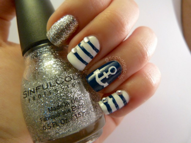 navy-nautical-nail-design-bmodish