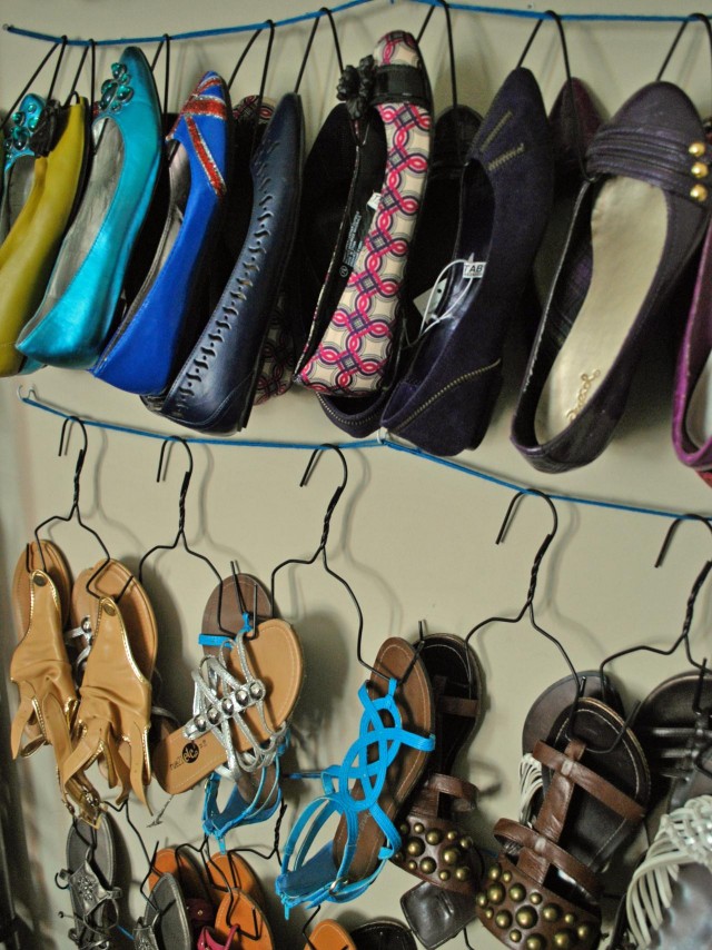 Original_Oh-So-Pretty-The-Diaries-wire-hanger-shoe-storage_s3x4.jpg.rend.hgtvcom.1280.1707