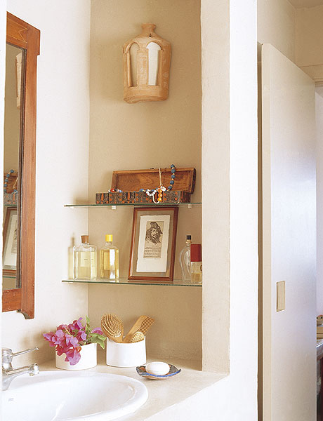 storage-ideas-in-small-bathroom-14