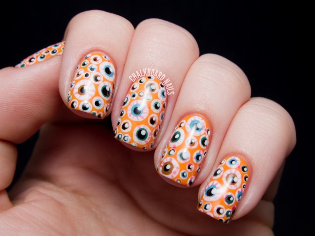 halloween-nail-art-eyeballs-2