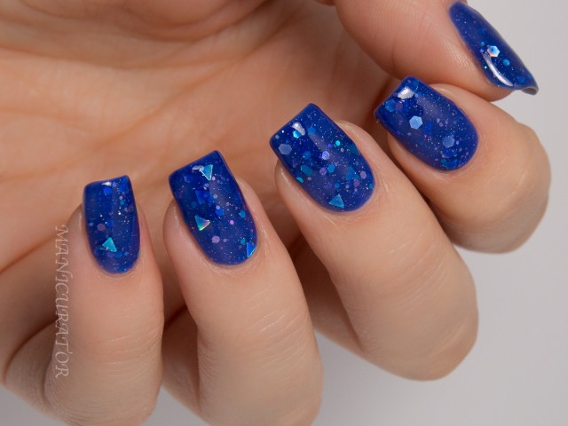 nails-royal blue