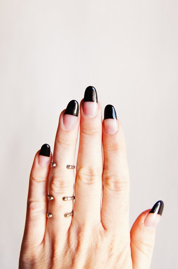 negative space nails