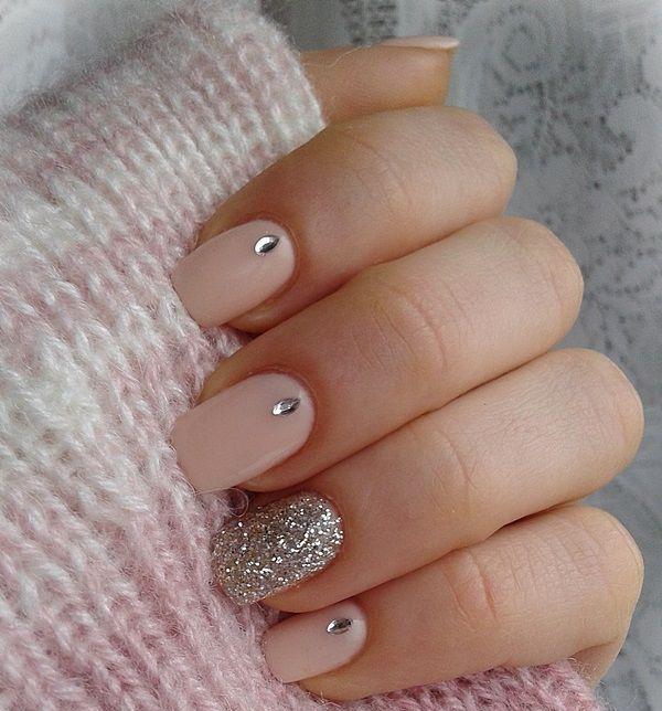 neutral nails-sparkly