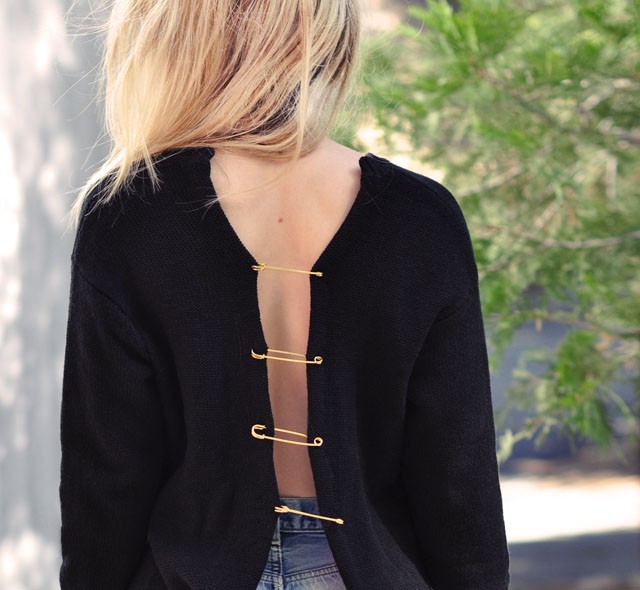 DIY-Versace-Inspired-Big-Pin-sweater1