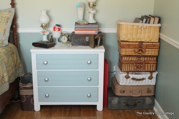 chalky painted nightstand-008