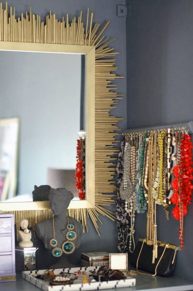 10 Astonishing Jewelry Storage Ideas to Decorate Your Bedroom