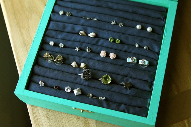 diy jewelry organizer6