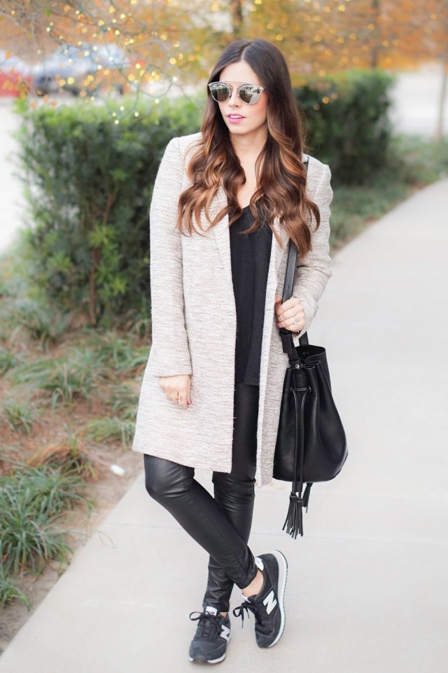 Beautiful Casual Outfits with Sneakers to Wear This Winter