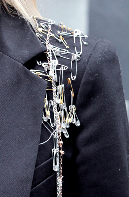 16 Creative Diy Fashion Projects To Make With Safety Pins