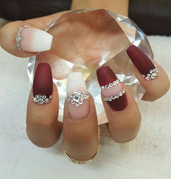 13 Cute Burgundy Nails That Will Catch Your Eye