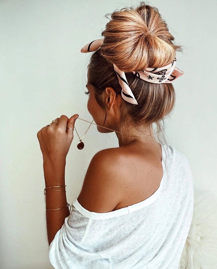 Scarf Bun Is The Ultimate Trend This Summer