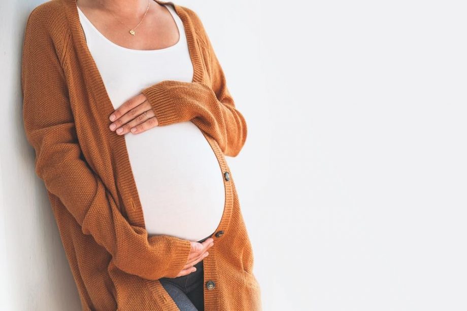 How to Shop for Maternity Clothes
