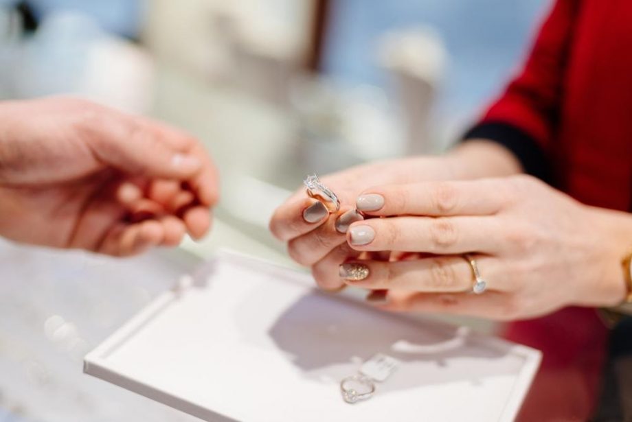 Finding Out What Type of Engagement Ring Your Significant Other Wants