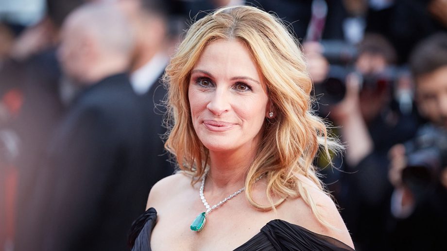 Julia Roberts Uses This Trendy Skincare Tool For An Ageless Complexion